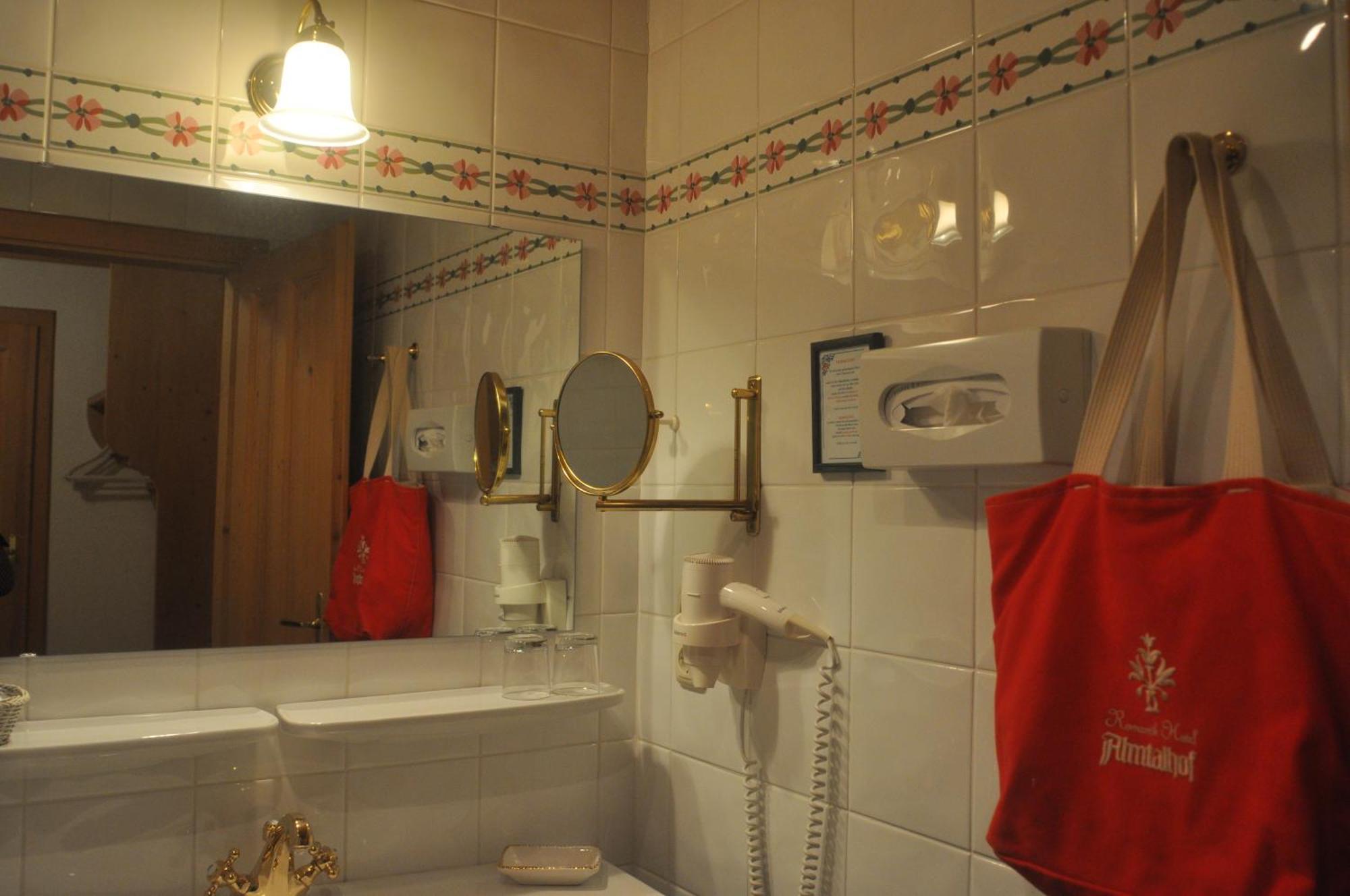 Romantikhotel Almtalhof Grünau im Almtal Quarto foto
